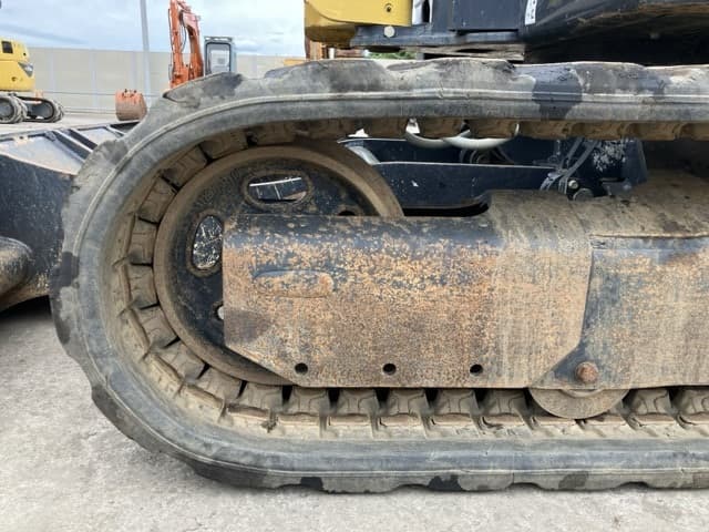 MINI EXCAVATOR — Auction (lot 8459-377)