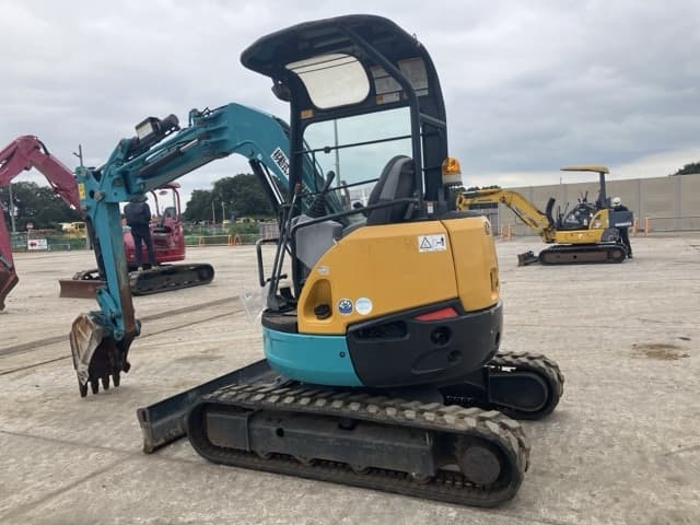 MINI EXCAVATOR — Auction (lot 8459-38)