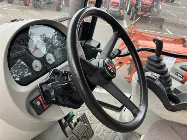 Tractor — Auction (lot 8459-3807)