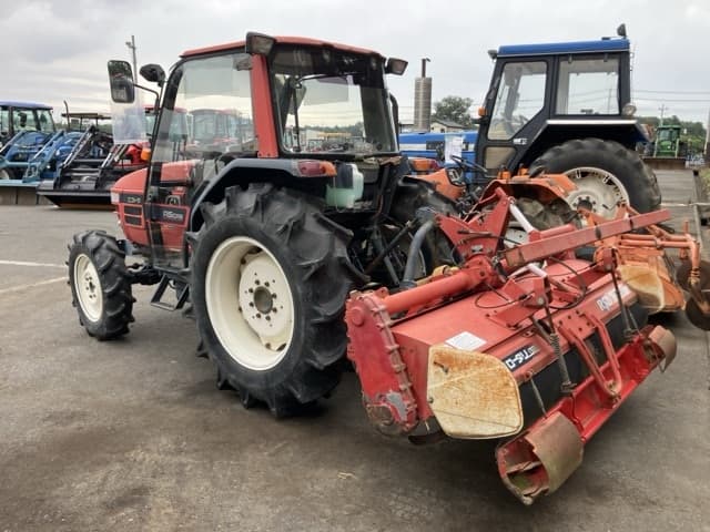 Tractor — Auction (lot 8459-3813)