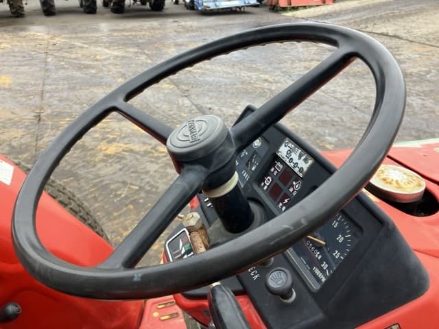 Tractor — Auction (lot 8459-3814)
