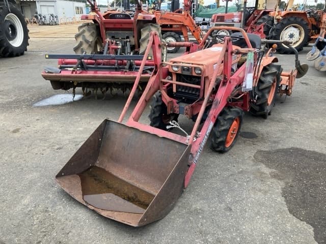 Tractor — Auction (lot 8459-3815)