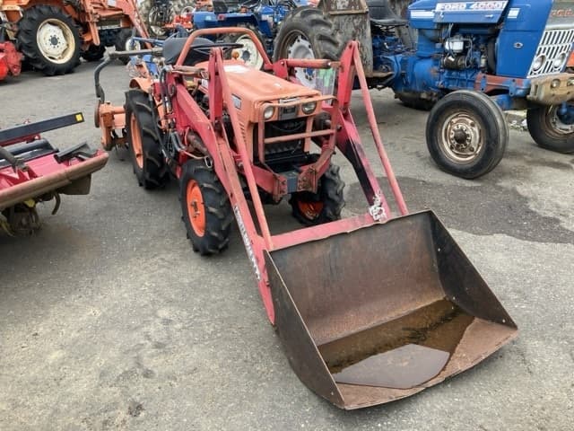 Tractor — Auction (lot 8459-3815)