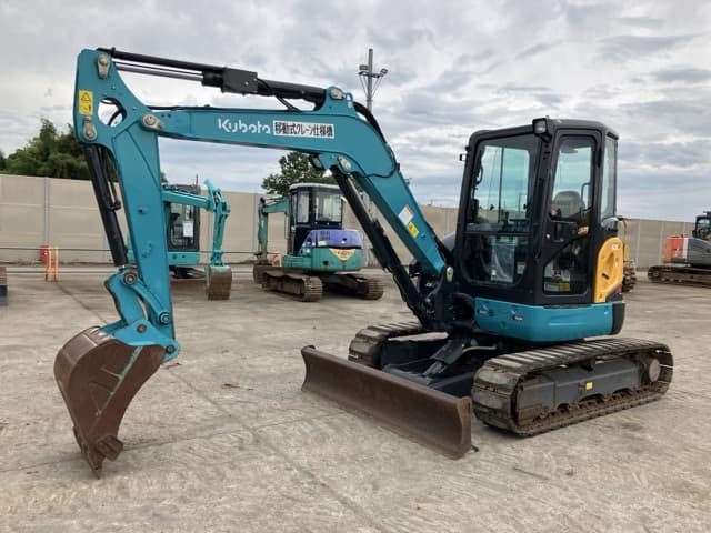 MINI EXCAVATOR — Auction (lot 8459-382)
