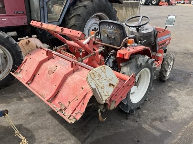 Tractor — Auction (lot 8459-3820)