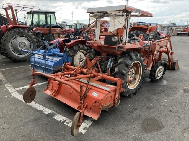 Tractor — Auction (lot 8459-3822)