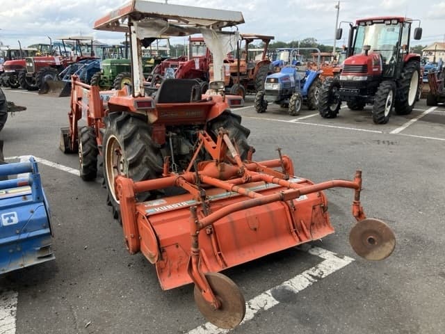 Tractor — Auction (lot 8459-3822)