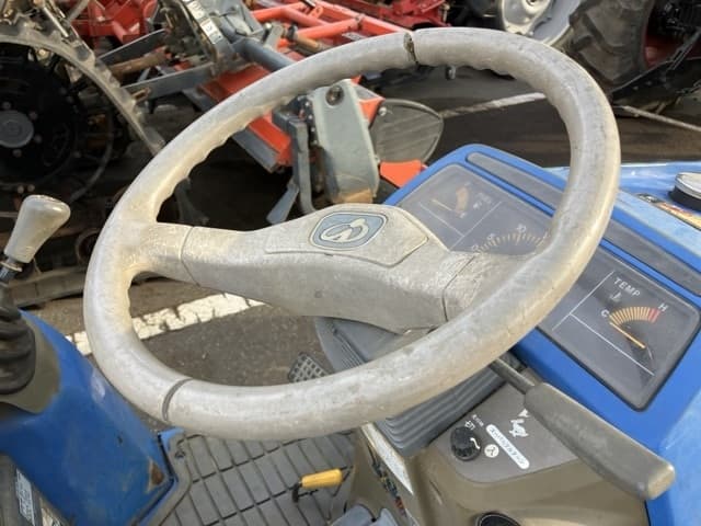 Tractor — Auction (lot 8459-3823)