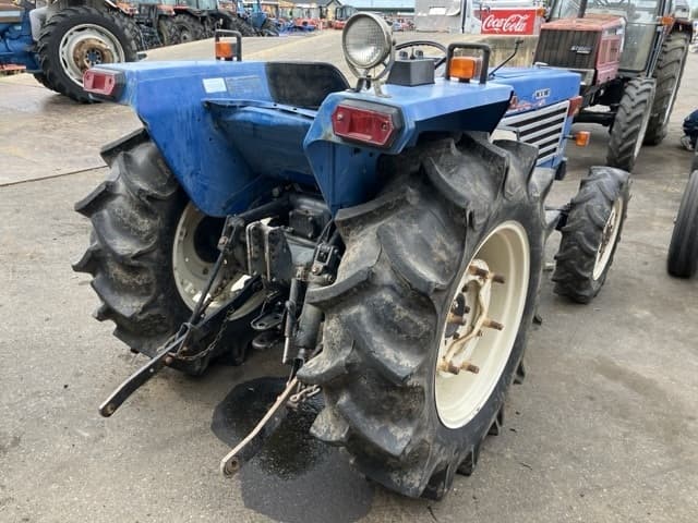 Tractor — Auction (lot 8459-3830)