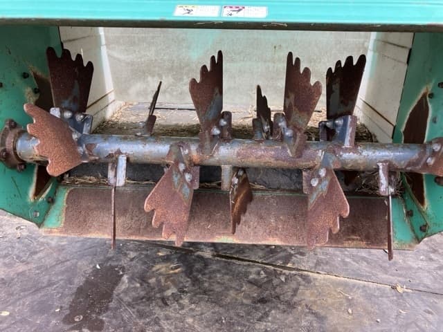 MANURE SPREADER — Auction (lot 8459-3832)