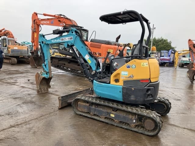 MINI EXCAVATOR — Auction (lot 8459-387)