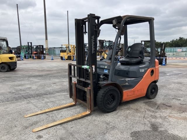 Forklift — Auction (lot 8459-4017)