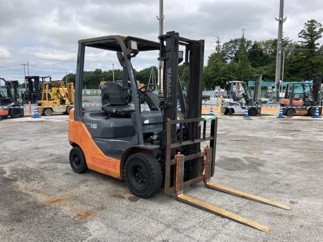 Forklift — Auction (lot 8459-4017)