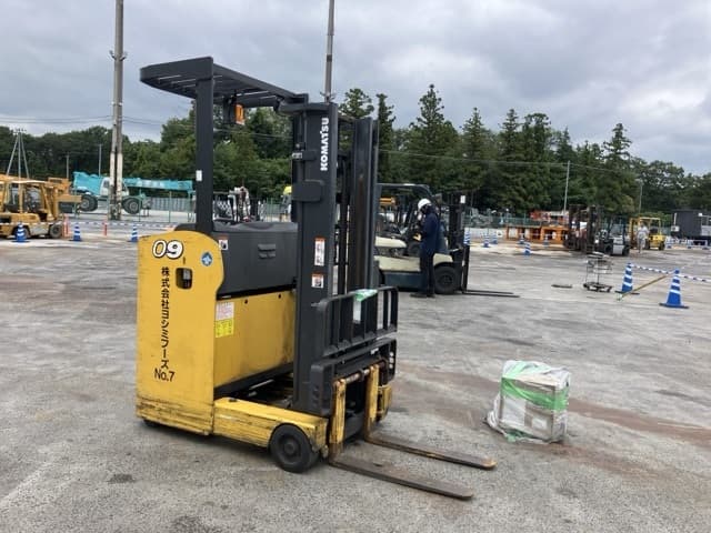 Reach Forklift — Auction (lot 8459-4023)