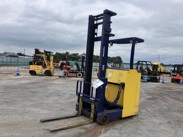 Reach Forklift — Auction (lot 8459-4025)