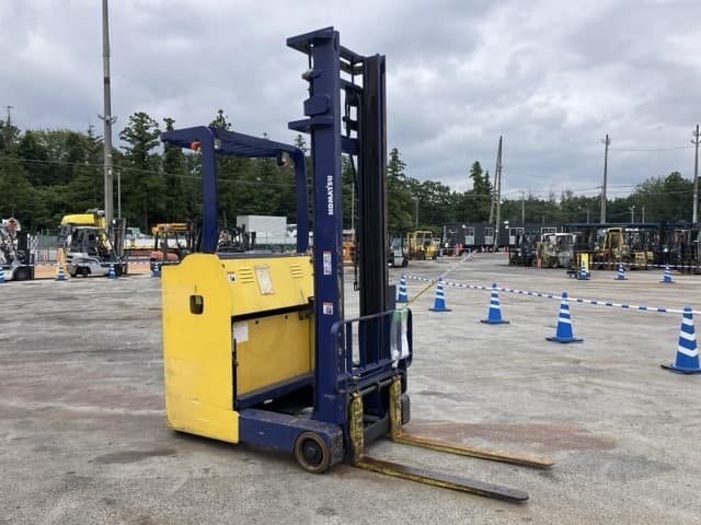 Reach Forklift — Auction (lot 8459-4025)