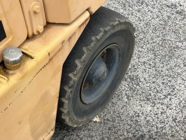 Forklift — Auction (lot 8459-4035)