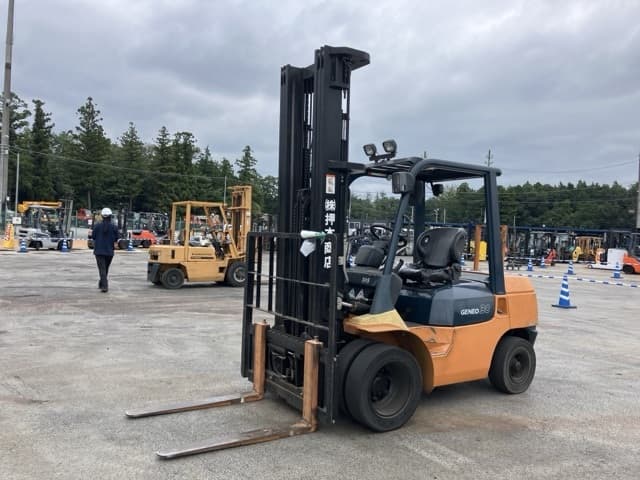 Forklift — Auction (lot 8459-4037)