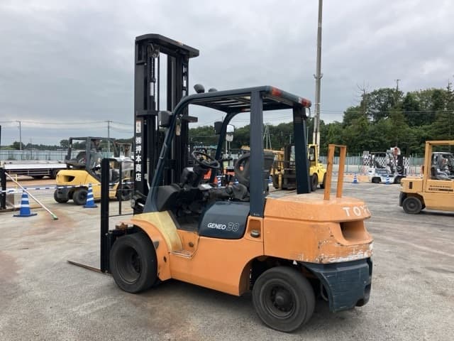 Forklift — Auction (lot 8459-4037)