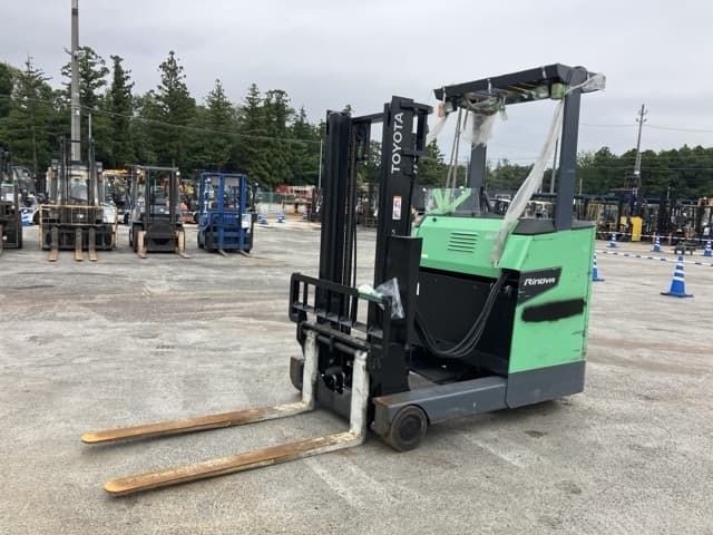 Reach Forklift — Auction (lot 8459-4039)