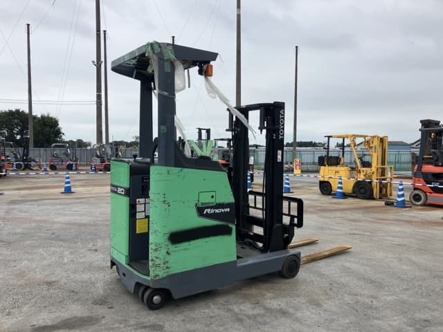 Reach Forklift — Auction (lot 8459-4039)