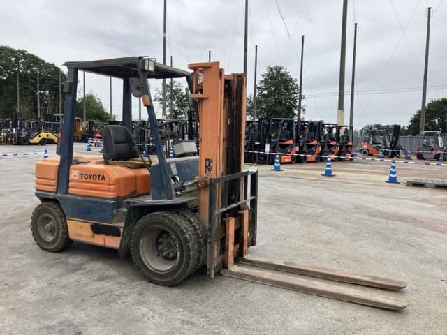 Forklift — Auction (lot 8459-4040)