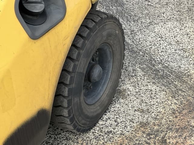 Forklift — Auction (lot 8459-4042)