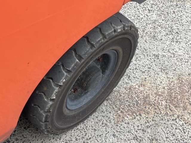 Forklift — Auction (lot 8459-4050)