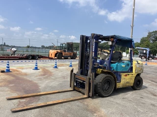 Forklift — Auction (lot 8459-4064)