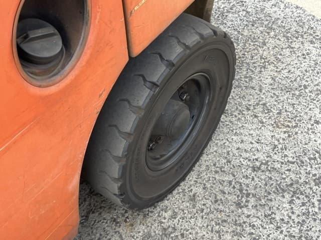 Forklift — Auction (lot 8459-4065)