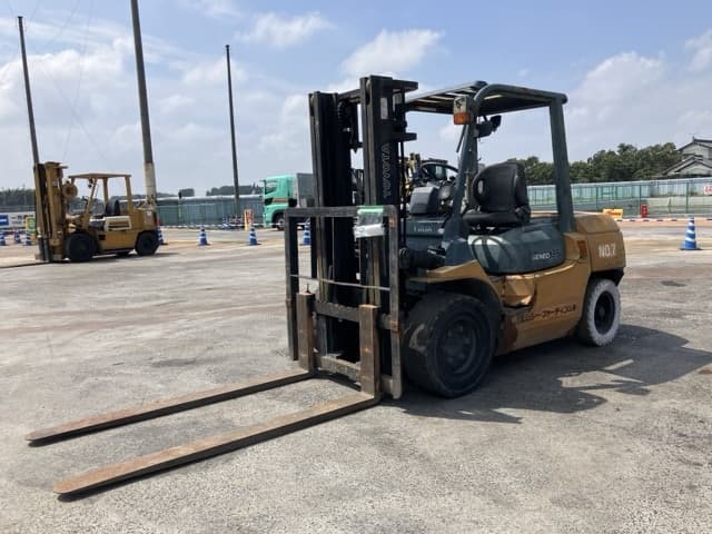 Forklift — Auction (lot 8459-4067)