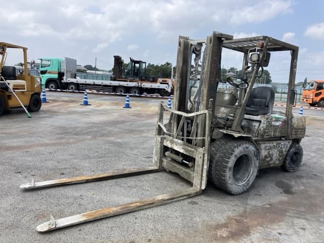 Forklift — Auction (lot 8459-4070)