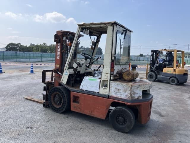 Forklift — Auction (lot 8459-4072)