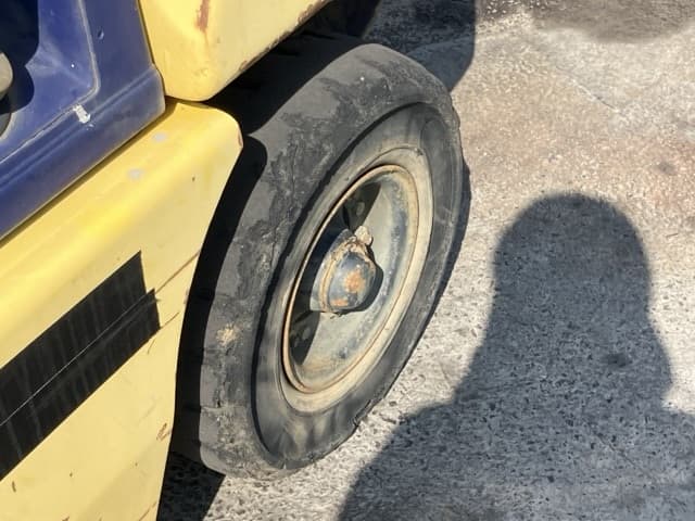 Forklift — Auction (lot 8459-4081)