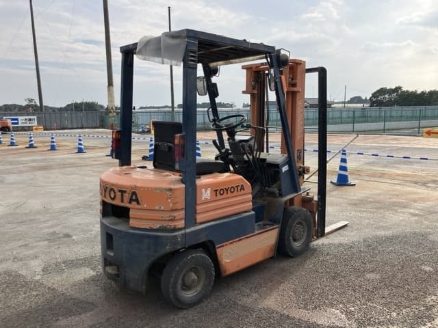 Forklift — Auction (lot 8459-4083)