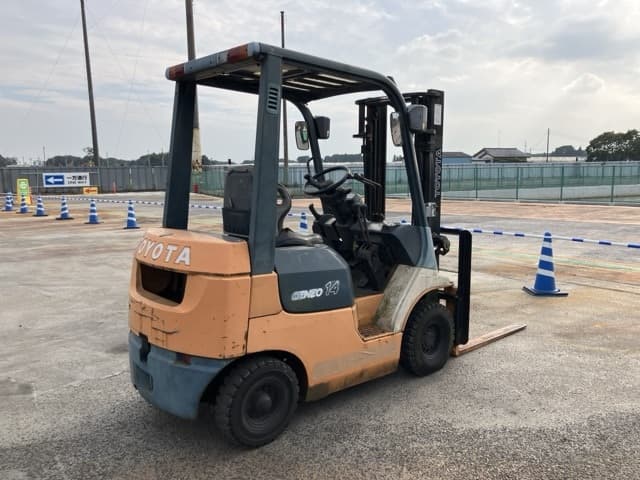 Forklift — Auction (lot 8459-4084)