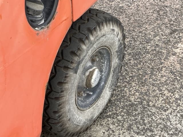 Forklift — Auction (lot 8459-4088)