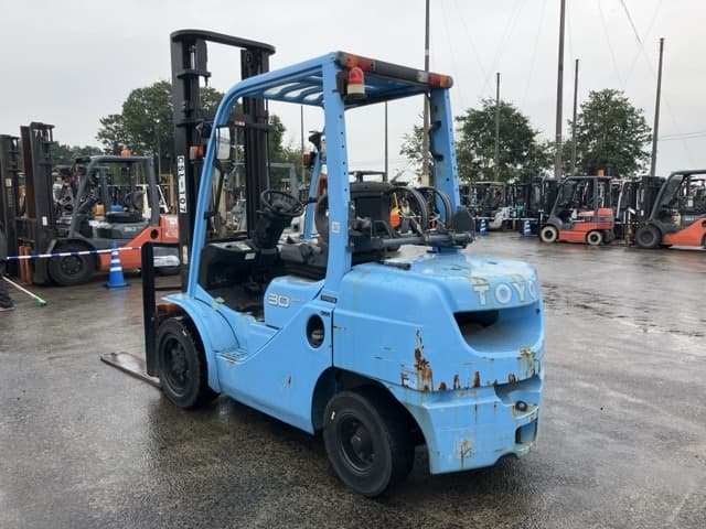 Forklift — Auction (lot 8459-4133)