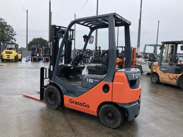 Forklift — Auction (lot 8459-4135)