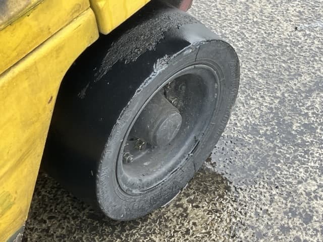 Forklift — Auction (lot 8459-4137)
