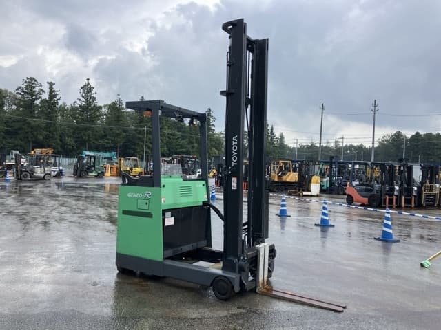 Reach Forklift — Auction (lot 8459-4141)