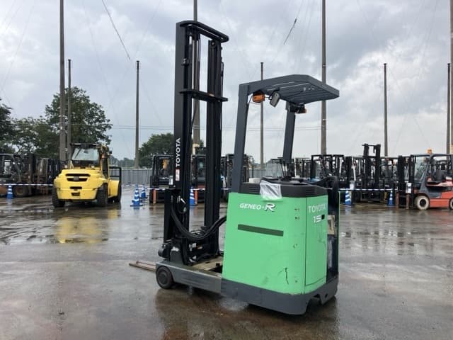 Reach Forklift — Auction (lot 8459-4141)