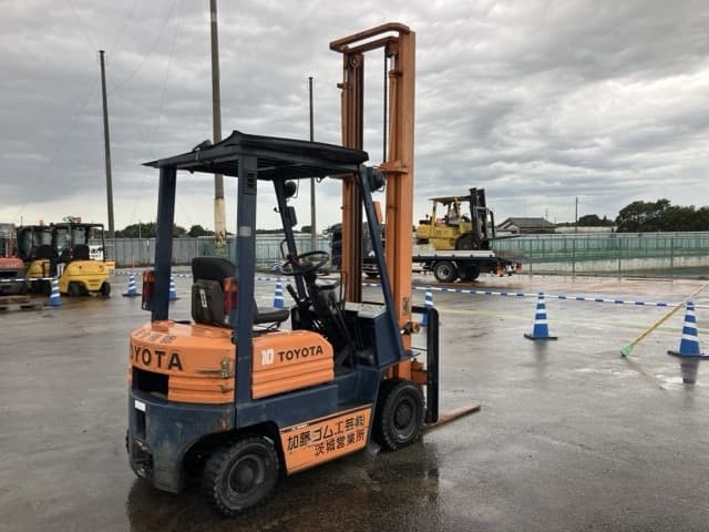 Forklift — Auction (lot 8459-4148)