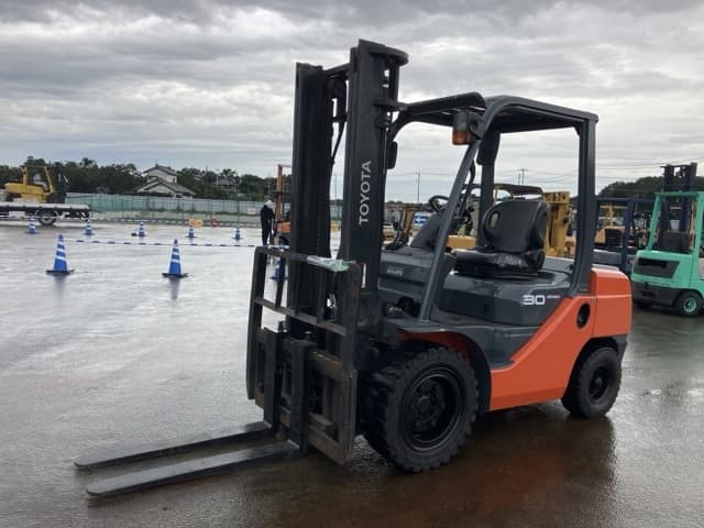 Forklift — Auction (lot 8459-4152)