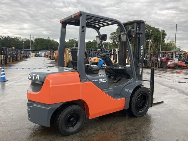 Forklift — Auction (lot 8459-4152)