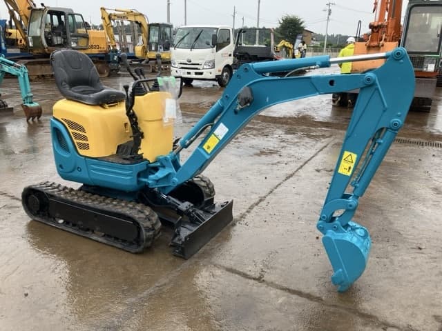 MINI EXCAVATOR — Auction (lot 8459-418)