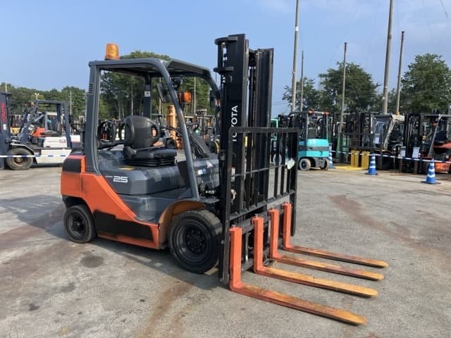 Forklift — Auction (lot 8459-4183)