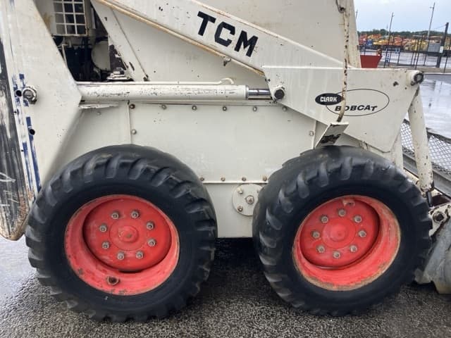 SKID STEER LOADER — Auction (lot 8459-419)