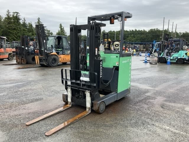 Reach Forklift — Auction (lot 8459-4191)