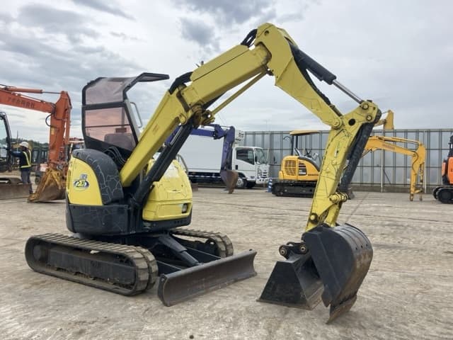 MINI EXCAVATOR — Auction (lot 8459-432)
